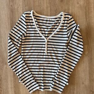 American Eagle Outfitters Black and White Ribbed Fitted Blouse